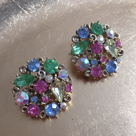 Lisner Jewelry Vintage Lisner Clip Earrings Poshmark vintage lisner clip earrings